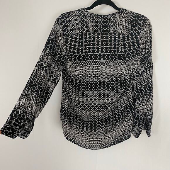 Banana Republic Petite XS Black White Geometric Blouse Long Sleeve Lightweight - Picture 3 of 9